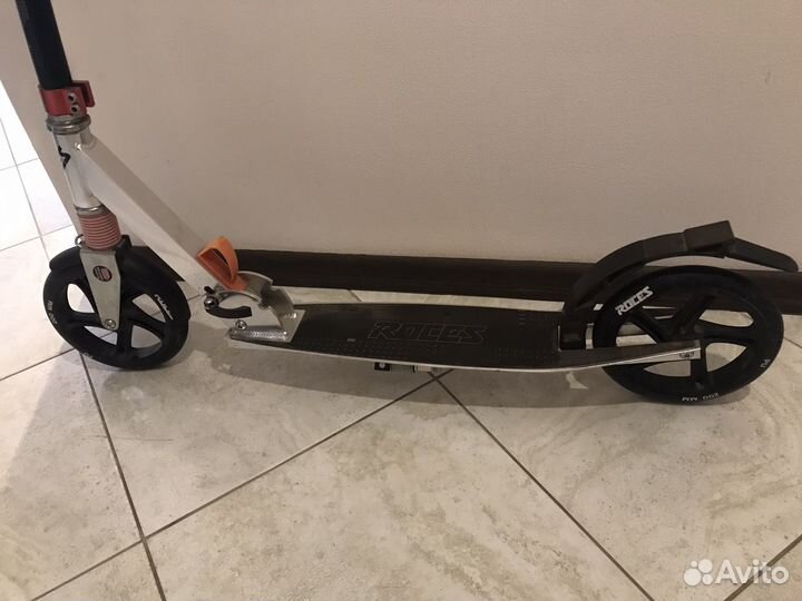 Самокат Roses