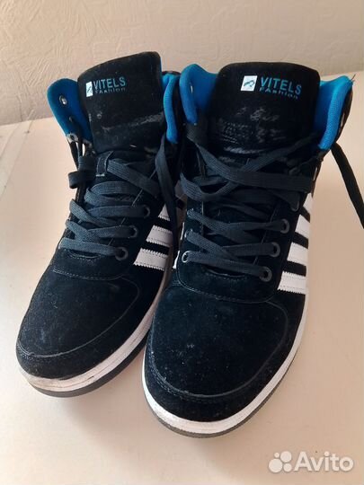 Замшевые кроссовки