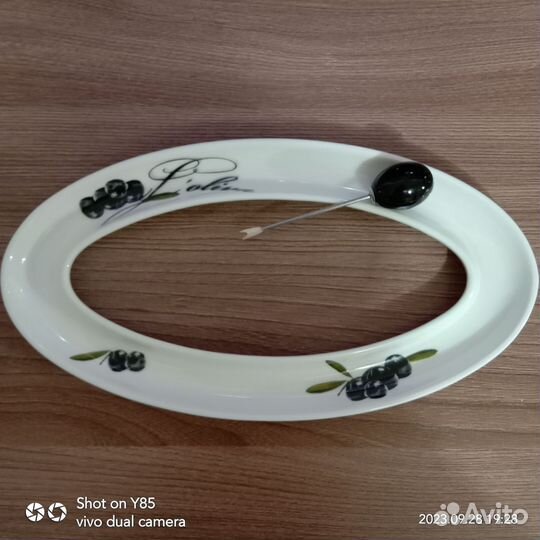 Керамическая сервировочная тарелка для маслин