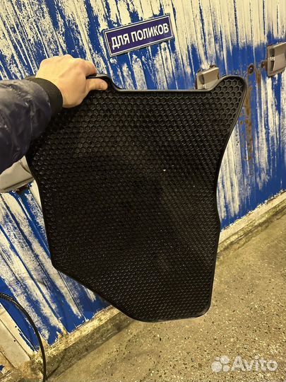 Продам коврики на весту