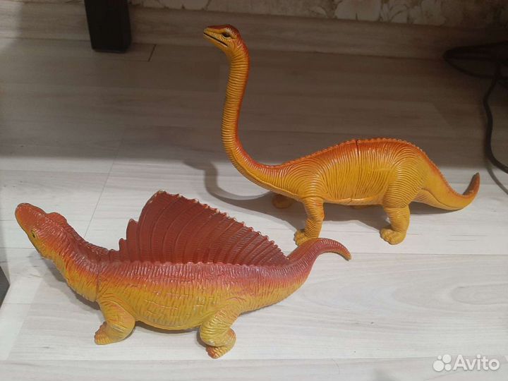 Динозавры игрушки