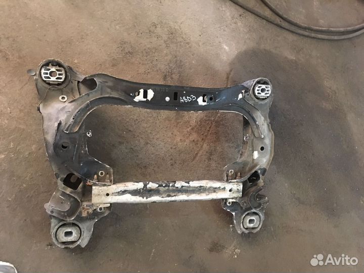 Подрамник двигателя Ауди А8 Д3 4е0399313d