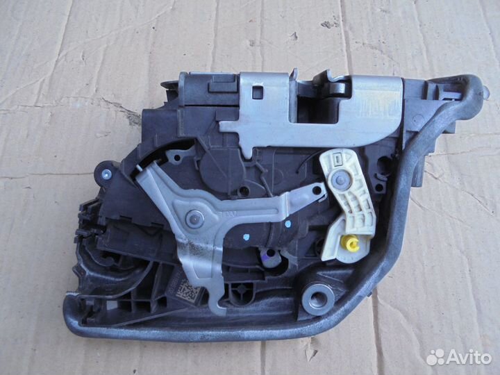 Замок двери BMW 5 G30