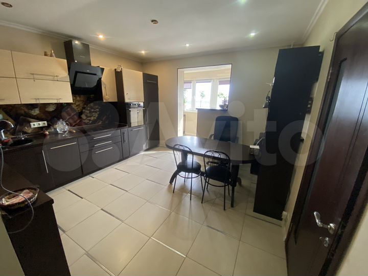 2-к. квартира, 60 м², 21/27 эт.