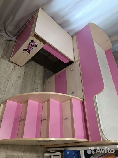 Детская кровать со столом