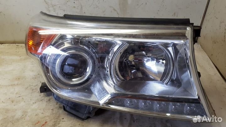 Фара правая Toyota Land Cruiser