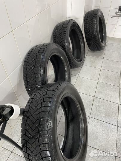 Pirelli Ice Zero FR 225/60 R17