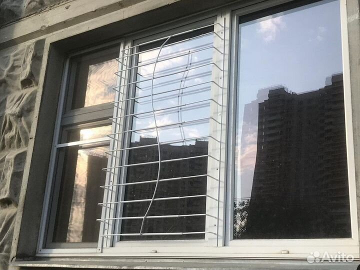 Окно пластиковое москитная сетка