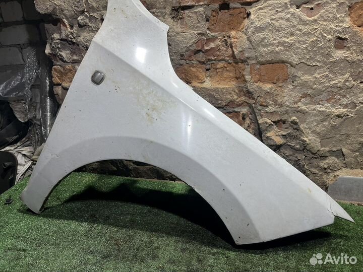 Крыло переднее левое правое Skoda Rapid