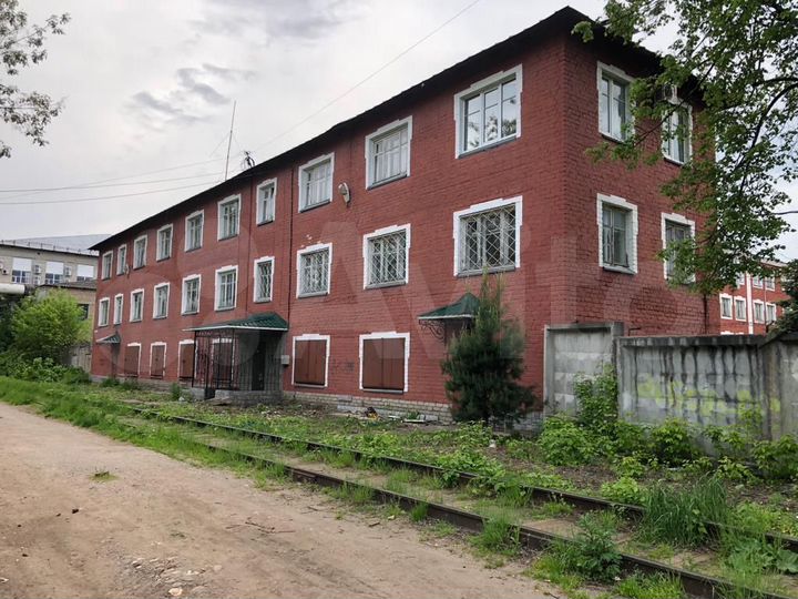 Здание, 585 м²