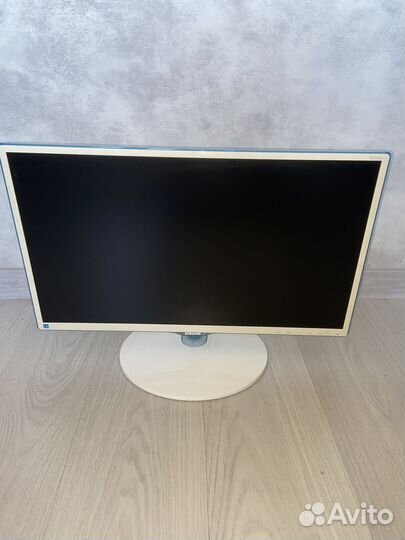 Белый монитор игровой 24