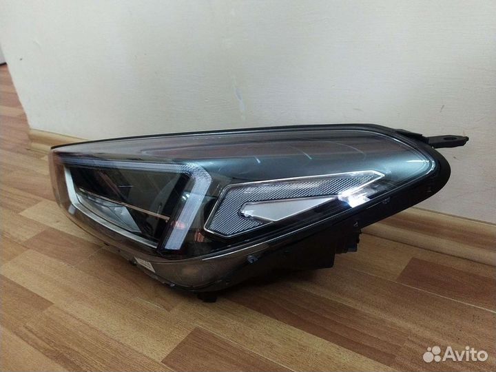 Hyundai Tucson 3 Фара левая