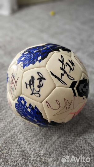 Футбольный мяч с автографами чемпионов России