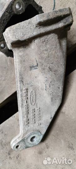 Кронштейн двигателя Ford Scorpio MK-1 1990