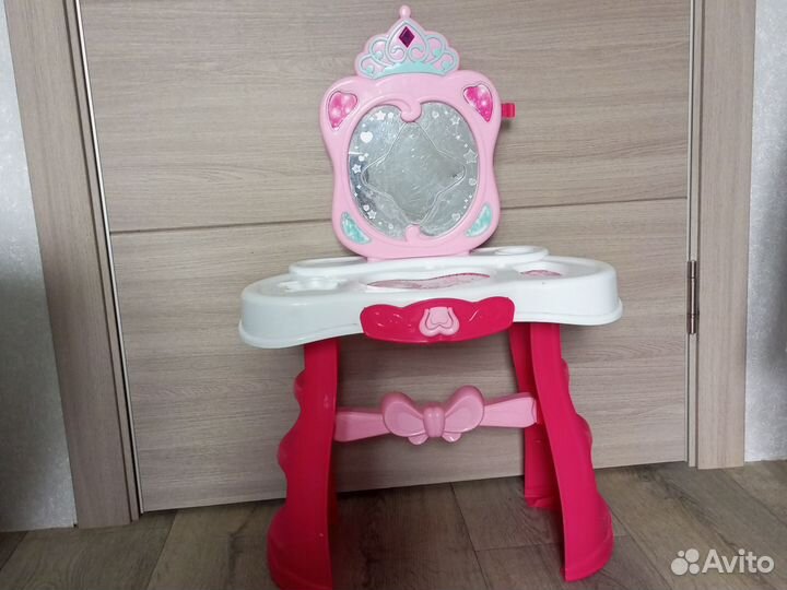 Игрушки разные много