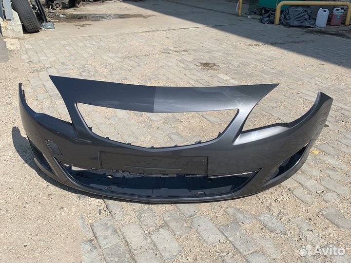 Бампер передний Опель Астра J