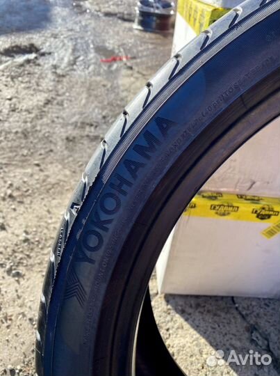Yokohama Advan Sport V105 255/35 R19