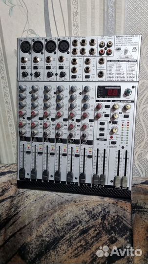 Микшерный пульт Behringer Xenyx 1204 FX