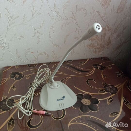 Микрофон настольный Genius