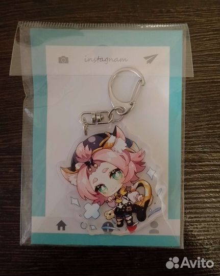 Значки, брелок