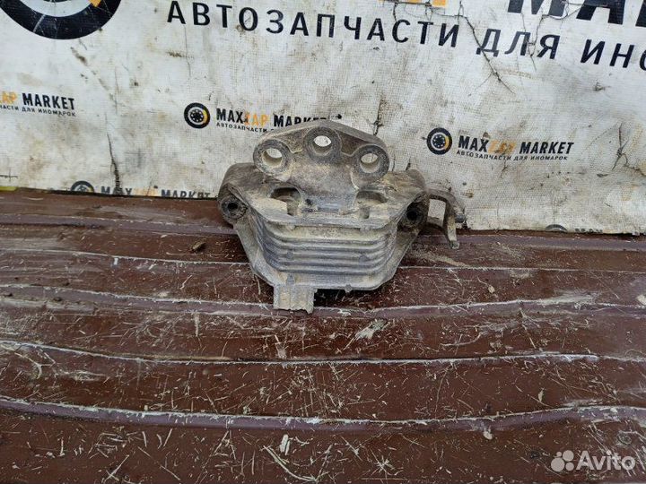 Подушка крепления двигателя Chevrolet Cruze 2009