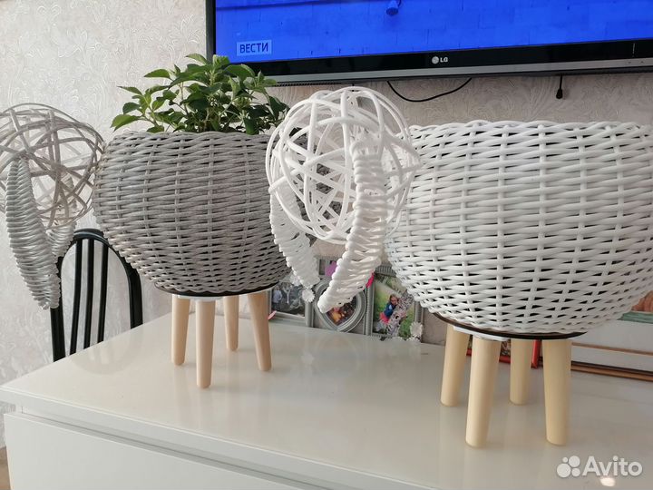 Кашпо садовое из ротанга