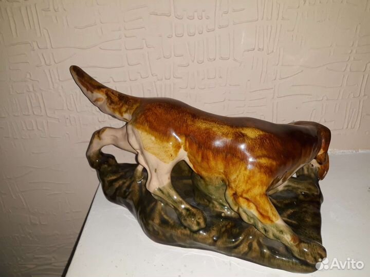 Статуэтка Собака с дичью