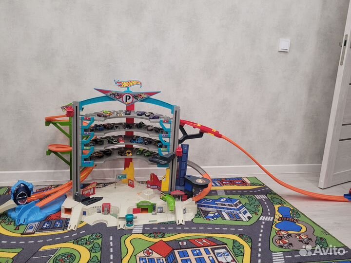 Трек Hot wheels гараж (хот вилс)