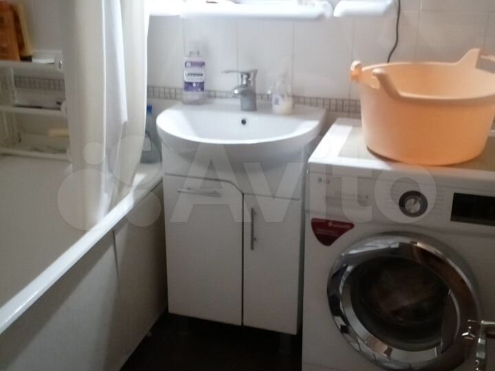 Комната 30 м² в 4-к., 1/4 эт.