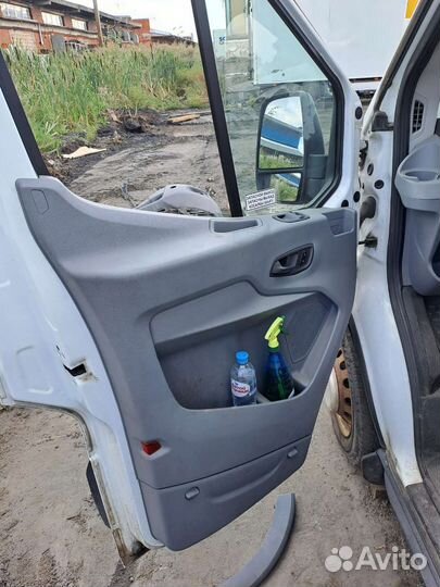 Двери передние на Ford Transit 2018 года