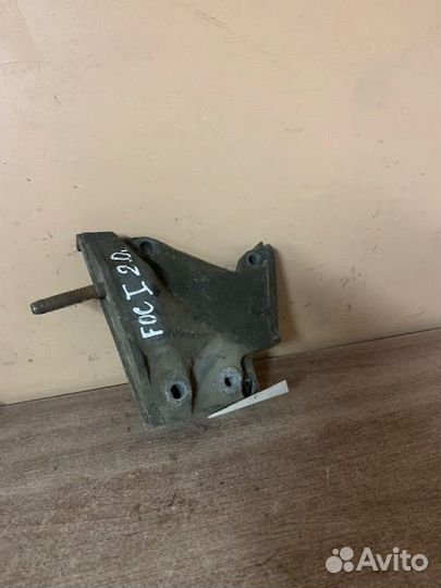 Кронштейн двигателя передний Focus 1 Mondeo 2