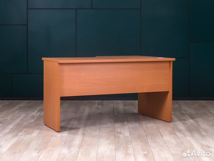 Угловой стол