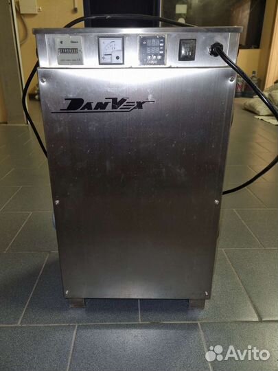 Осушитель воздуха Danvex AD-200