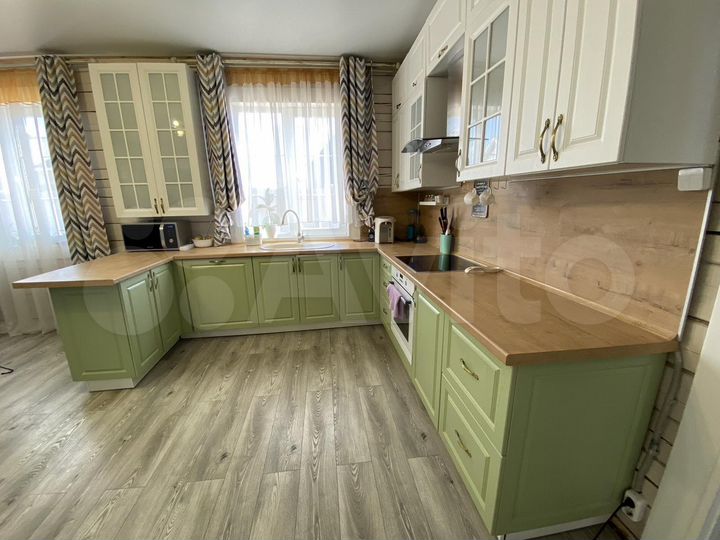 Дом 190 м² на участке 9,8 сот.