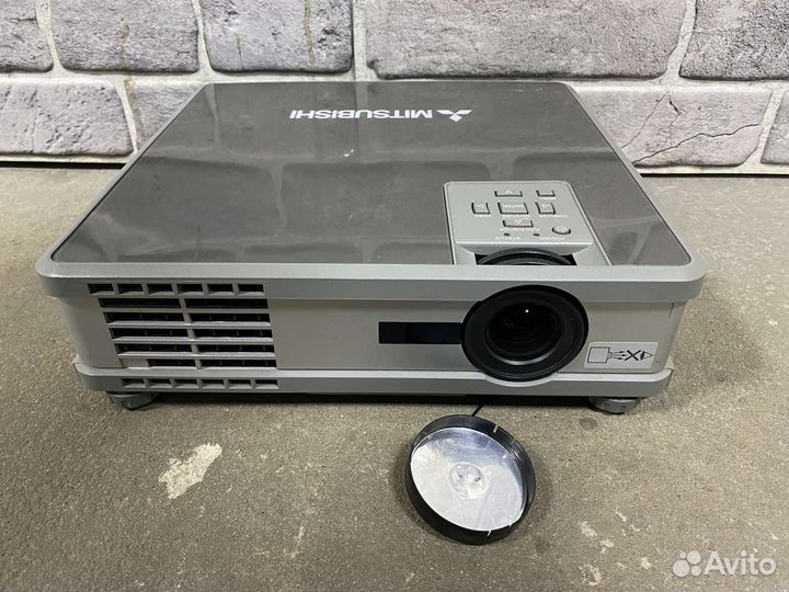 Проектор Mitsubishi Electric SL6U