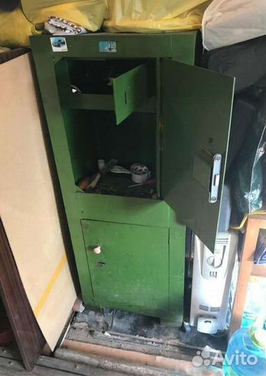 Сейф металлический