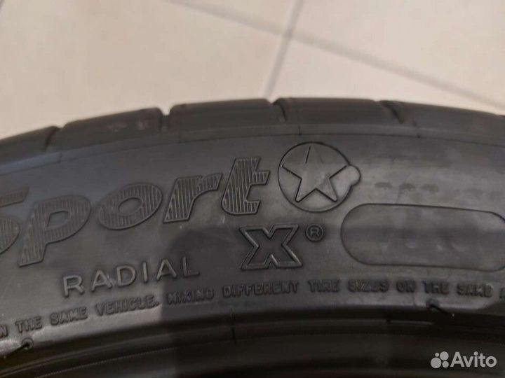 Michelin Pilot Super Sport 285/35 R21 105Y