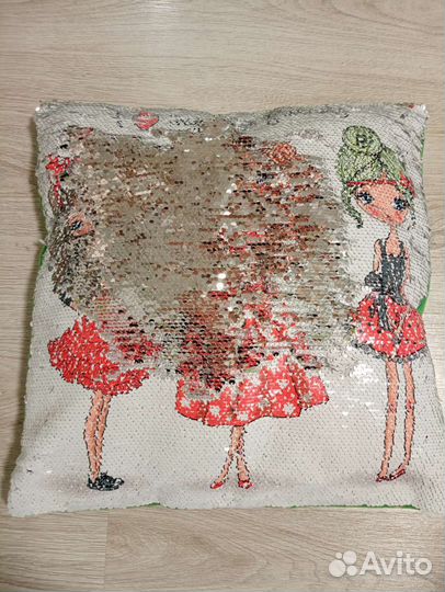 Подушка с паетками