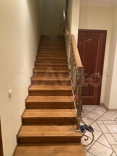 4-к. квартира, 166 м², 1/5 эт.