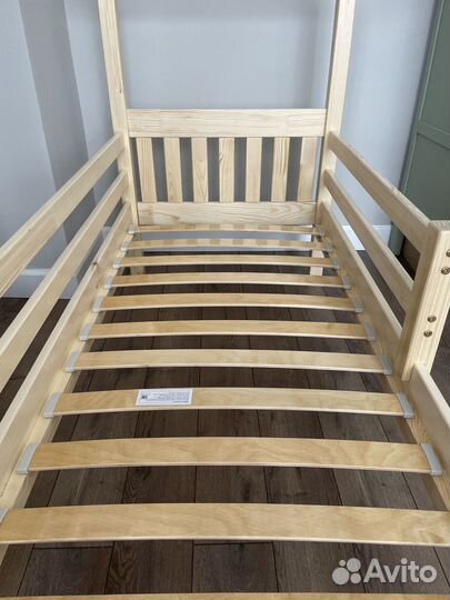 Детская кроватка Домик