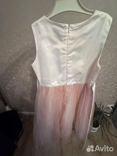 Нарядное платье для девочки размер 140