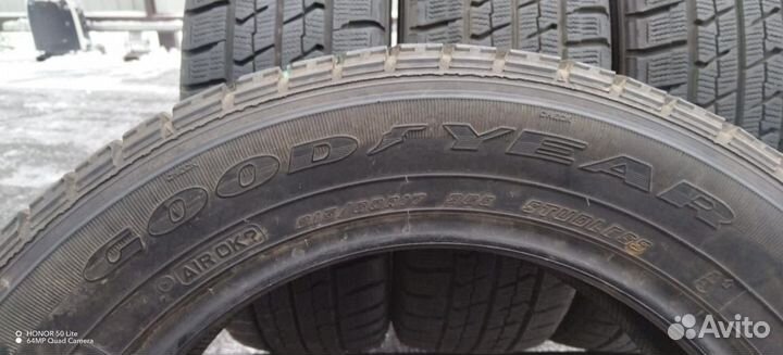 Goodyear Ice Navi Zea II 215/60 R17