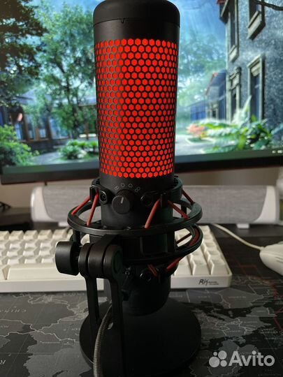 Микрофон HyperX QuadCast черный