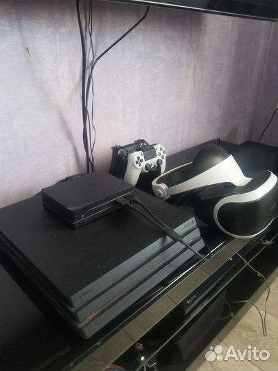 Sony playstation 4 PS4 pro 1tb + VR