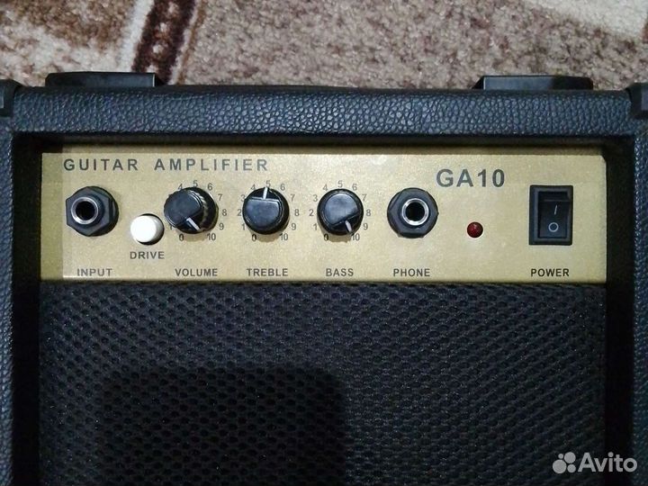Гитарный комбоусилитель rocket ga10