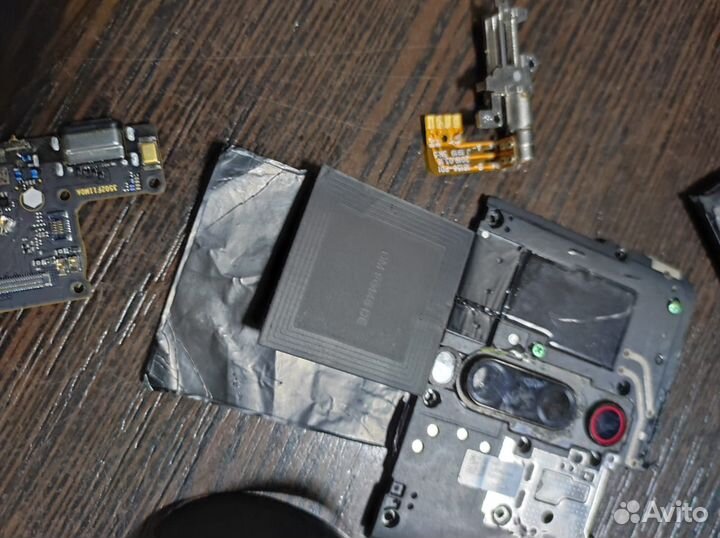 Телефон Xiaomi Mi 9T на запчасти разбор