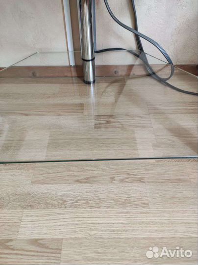 Стеклянная тумба под тв