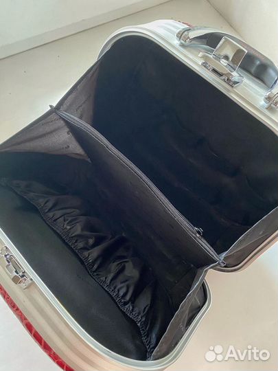 Чемодан для парикмахерских инструментов