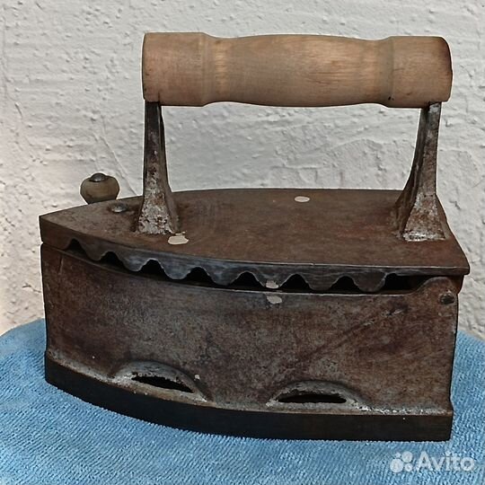 Утюг Рыба Кит. Утюг Касимов угольный