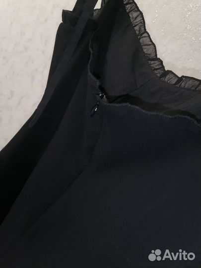 Платье с завязками и замком